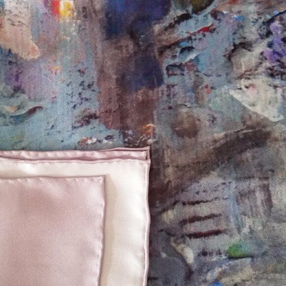 Luxury Euntique 100% Silk Twill Scarf with Hand-Rolled Edges – 90×90 cm Square - Picture 3 of 3